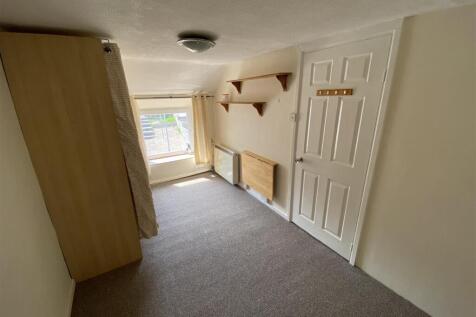 Bedroom 1.JPG