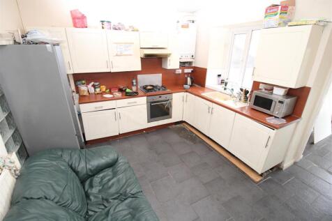 Kitchen 1.jpg