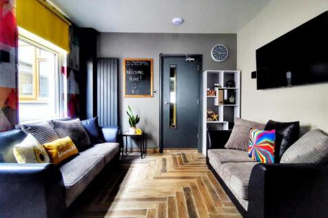 Living Room.jpg