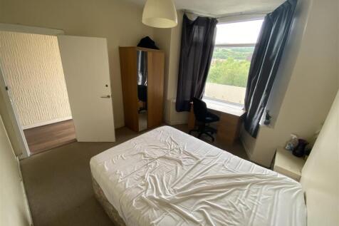 4RT Room 1.JPG