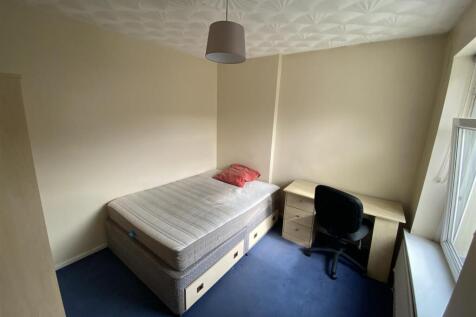 4RT Room 2.JPG