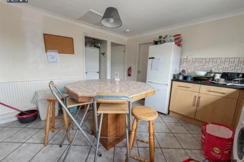 kitchen1.jpg