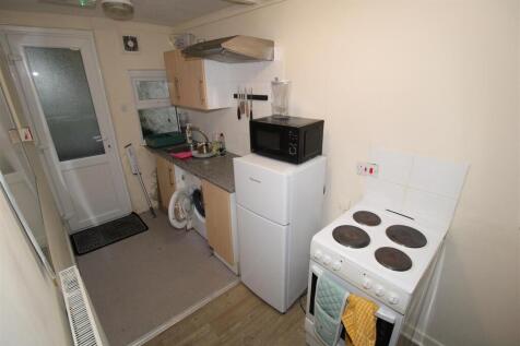 flat 2 kit.jpg