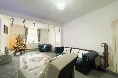 1764778018_7_08563127-f9a5-4cbe-94f1-a7df68d4590e_