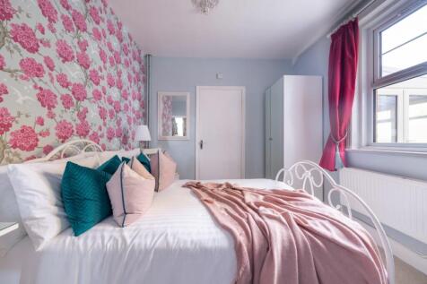 Rose bedroom