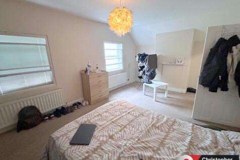 First floor bedroom ii.jpg