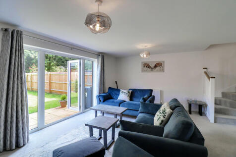Lounge to Garden