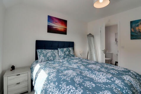 Master Bedroom to...