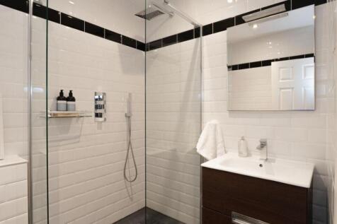Main Bathrooom 