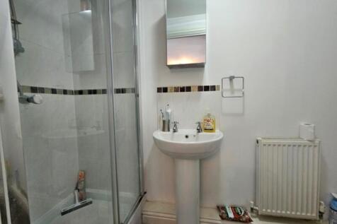 Master bedroom en-suite