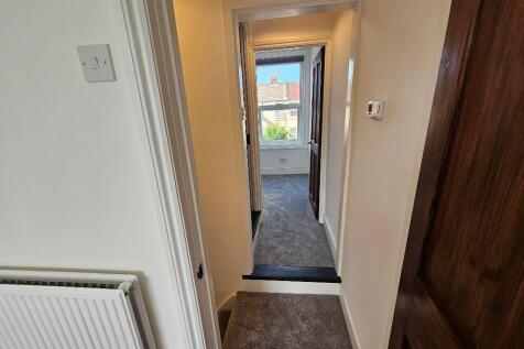 landing to bedroom 2