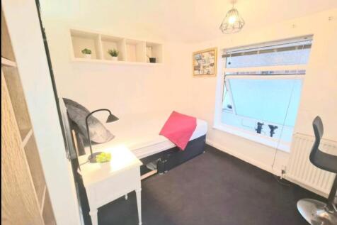 Modern double bedroom