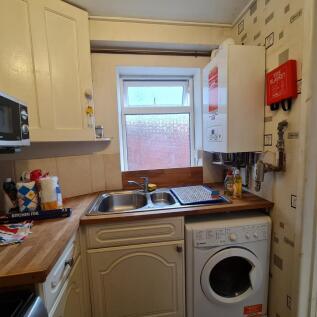 Shared kitchen for 3 people only