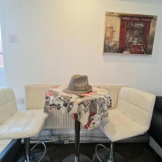 Shared dining area for 3 people only