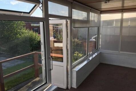Available  7th July for long term let