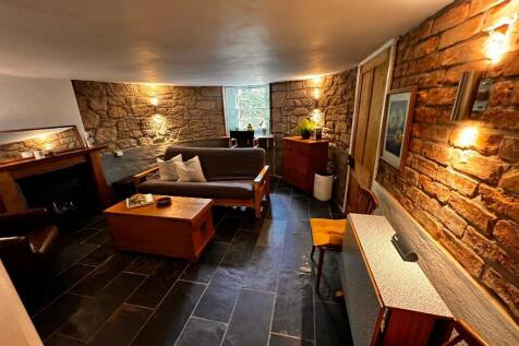 Bed/Sitting Room