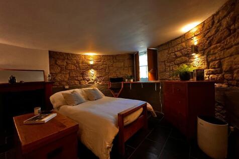 Bed/Sitting Room
