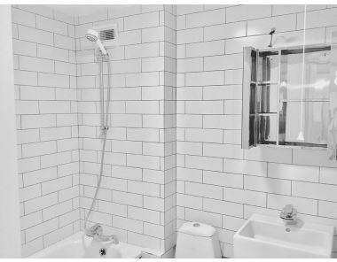 lovely bathroom full size bath &amp; shower