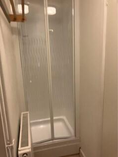 Bed 2 ensuite shower room