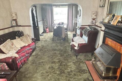 Living Rm to Dining