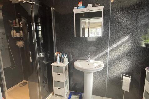 Bedroom One En Suite