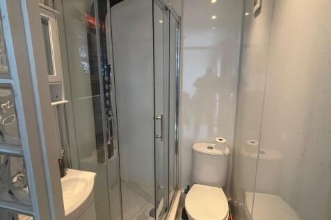 Bedroom Two En Suite