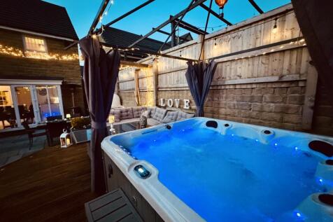 Hot Tub - Twilight