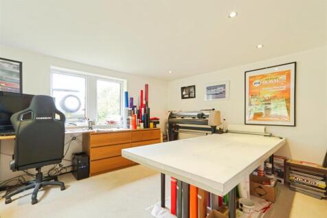 Office/Bedroom 6