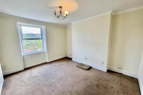 Fl 2A - Living Room