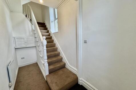 Fl 2A - Entrance Hall