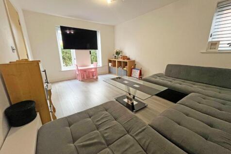 Lounge 1.jpg