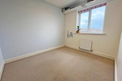 Bedroom 4.jpg