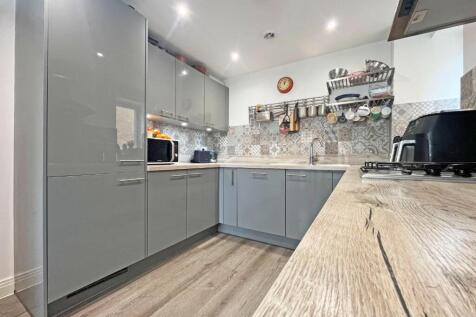 Kitchen1.jpg