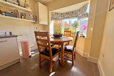 Breakfast Room.jpg