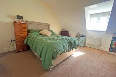 Bed 1.jpg
