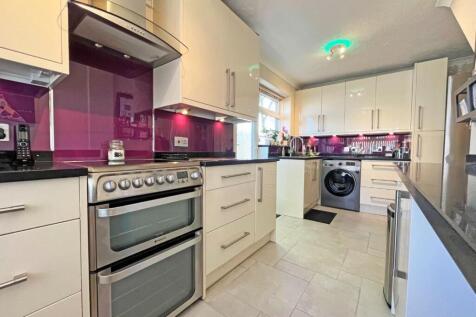 Kitchen1.jpg