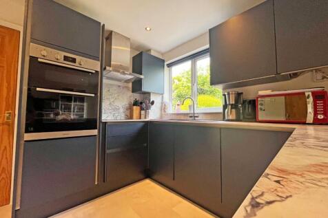 Kitchen3.jpg