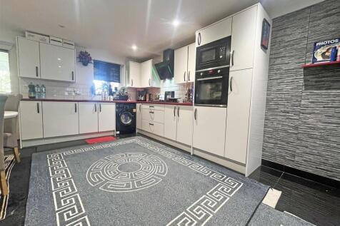 Kitchen1.jpg