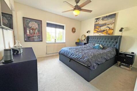Bed 1.jpg
