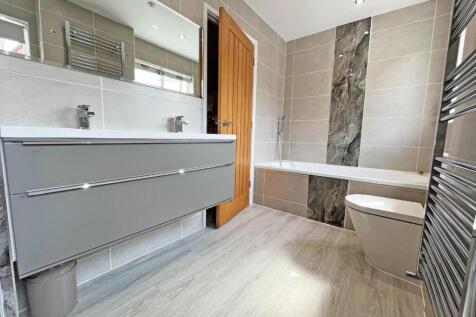 Bathroom1.jpg