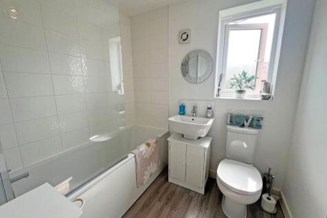 Bathroom.jpg