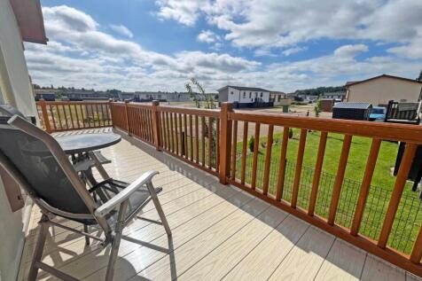 Decking1.jpg