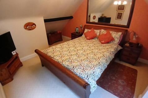 Bed 1.jpg
