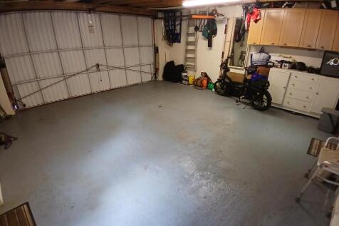 Garage Int.jpg
