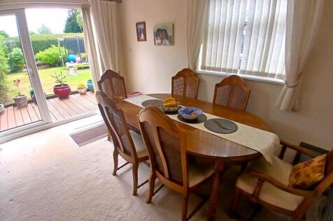 DINING ROOM.jpg