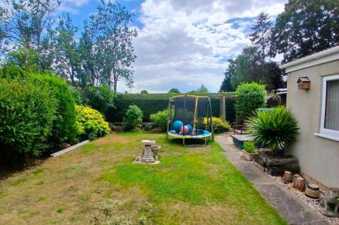 REAR GARDEN.jpg