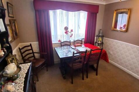 Dining area.jpg