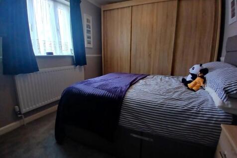 Bed 3.jpg