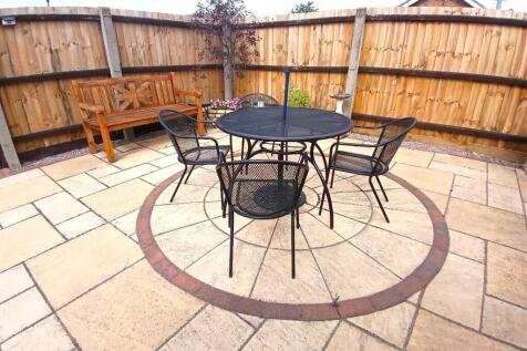 Patio 1.jpg