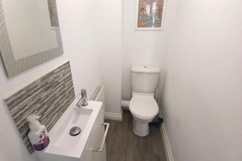 DS Cloakroom.jpg